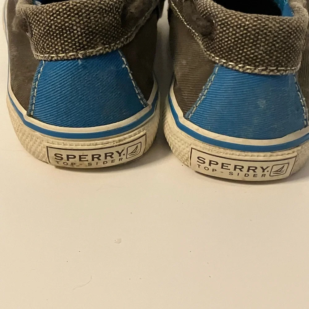 Sperry boys boat shoes size 8.5 Halyard